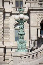 Ornate lamp post at the Thomas Jefferson Building. Washington, D.C. - Photo #29187