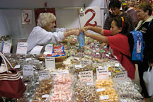 Selling candy. Paddy's market. Sydney, Australia. - Photo #1487
