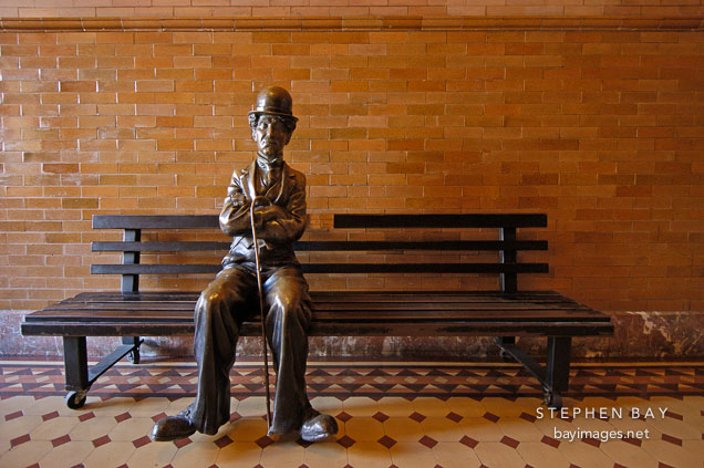 Statue of Charlie Chaplin. Bradbury building, Los Angeles, California, USA.