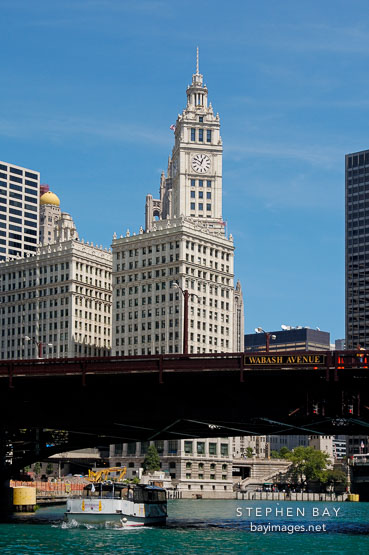 Bridge over the Chicago river and the Wrigley Building. Chicago, Illinois, USA.