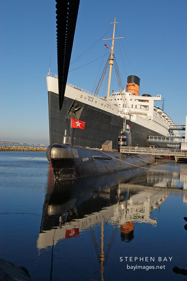 Queen Mary and Russian submarine B-427 Scorpian. Long Beach, California, USA.