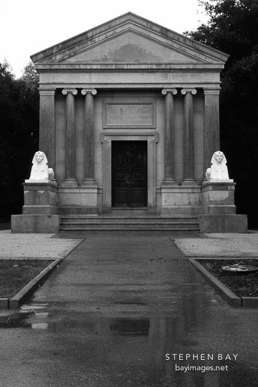 Mausoleum. Stanford University, Stanford, California, USA
