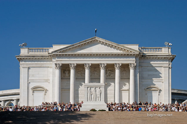 Tomb of the Unknowns, Arlington National Cemetery. Arlington, Virginia, USA.