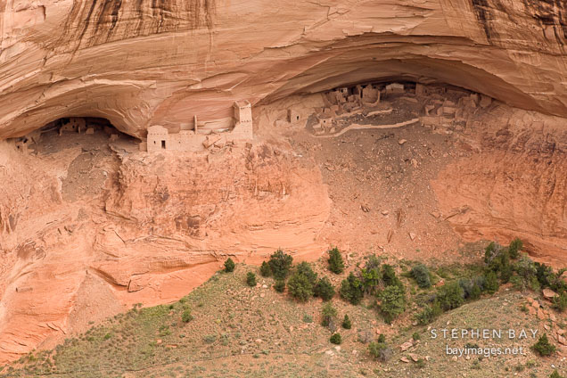 Mummy Cave Ruin, an Ancestral Puebloan dwelling. Canyon de Chelly NM, Arizona.