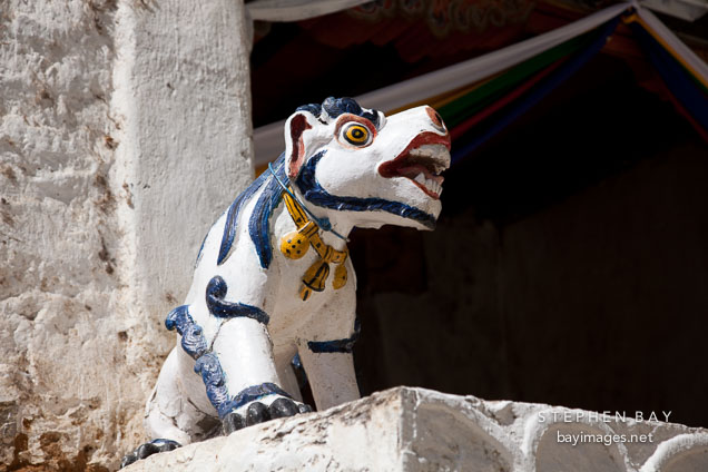 Snow lion figure at the Cheri monastery.