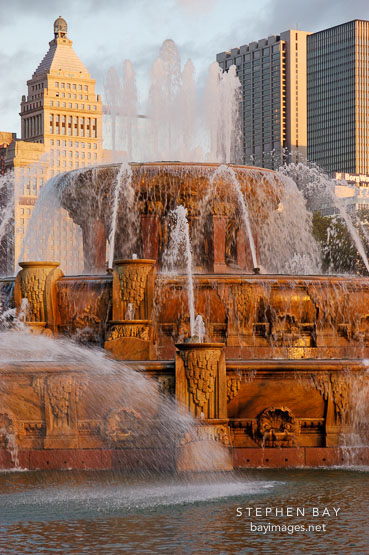Buckingham Fountain at dawn. Chicago, Illinois, USA.