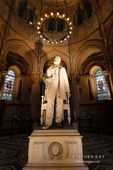 Statue of president James A. Garfield. Garfield monument, Lake View Cemetery, Cleveland, Ohio, USA