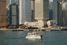 Boat in Victoria Harbor. Hong Kong, China - Photo #15615