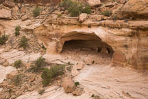Yucca Cave Ruin, an ancient cliff dwelling. Canyon de Chelly NM, Arizona. - Photo #18404