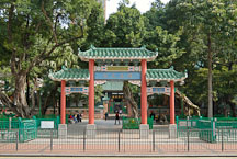 Entrance gate of the Tin Hau Temple. Hong Kong. - Photo #15376