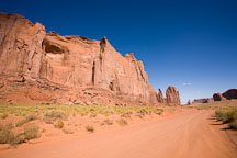 Valley Drive, empty dirt road. Monument Valley, Arizona. - Photo #18778