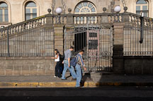 Pedestrians in San Jose. Costa Rica. - Photo #14386
