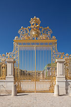 Golden gate of the Palace of Versailles. Versailles, France. - Photo #31788